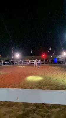 مركز السلطان للفروسية
