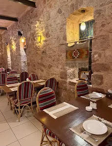 Tallo Hbabna Restaurant مطعم ومقهى طلوا احبابنا