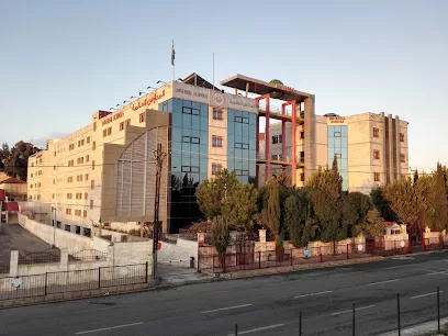 المدارس العالمية على طريق المطار