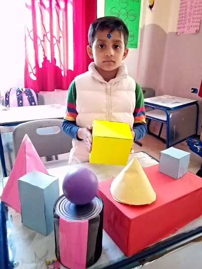 مدرسه وروضة الأكاديمية البرونزية لتعليم