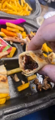 مطعم تكا وشاورما