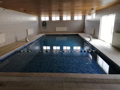 مسبح أمواج الكرك