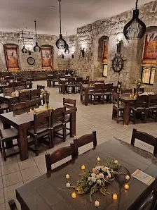 مطعم سرايا القلعة السياحي