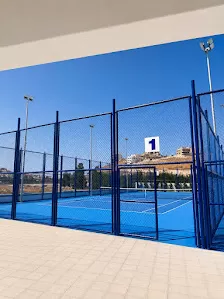 Serva Racket Club