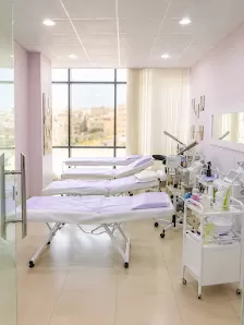 أكاديمية أجيال الغد للتدريب والتجميل