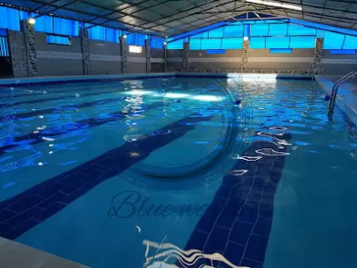 مسبح الأمواج الزرقاء الأولمبي