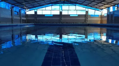مسبح الأمواج الزرقاء الأولمبي