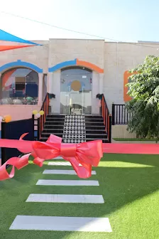مدرسة الفانوس ثنائية اللغة