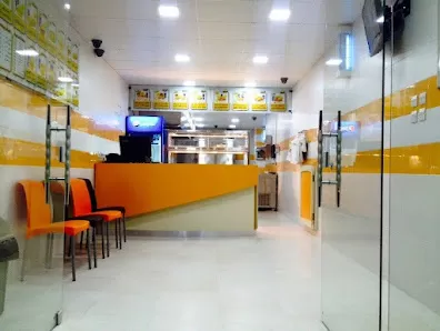 مطعم البركه بروستد مقابل المجمع