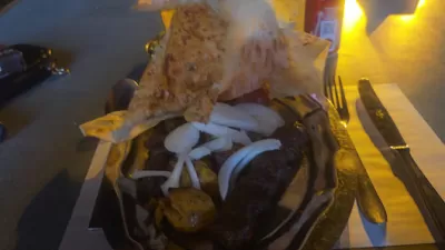 مطعم بخارى