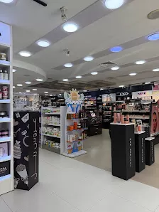 Real Cosmetics - Dahiet Al Rasheed