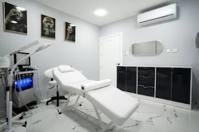 د.نبيل حداد | عيادة حداد للتجميل