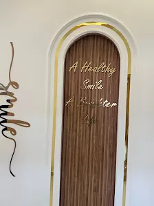عيادة الدكتورة حنان ابو منيزل (اخصائية تقويم الاسنان و الفكين)
