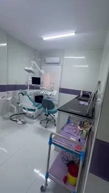 الدكتورة روان شديفات | طب وجراحة الفم والاسنان