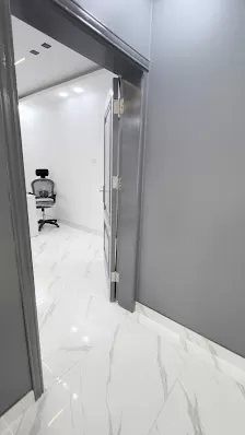 عيادة الدكتور حمزة المناعي (طب وجراحة الفم والأسنان)