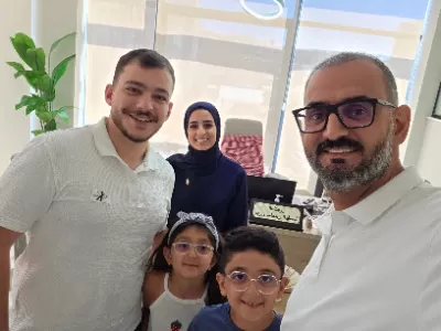 ِAesthetic Dentist: Dr. Awen Halasa طبيب اسنان: الدكتور عون الهلسة