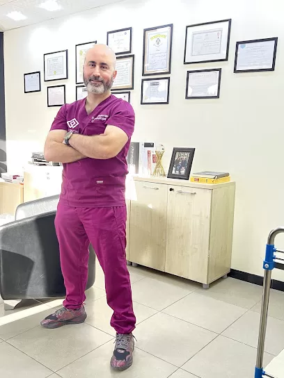 الدكتور سهل الوريكات اخصائي امراض الجلدية والتجميل