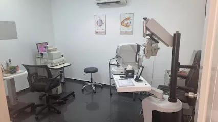 مركز الشريف للعيون الزرقاء