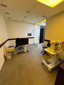 مركز الخبراء لطب وجراحة العيون - الدكتور ماجد الزعبي
