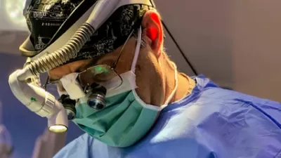 الدكتور فادي الزبدة استشاري جراحه التجميل