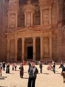 رفادة للسياحة والسفر