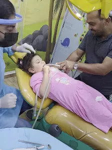 الدكتور احمد الهشلمون اختصاصي طب اسنان الاطفال