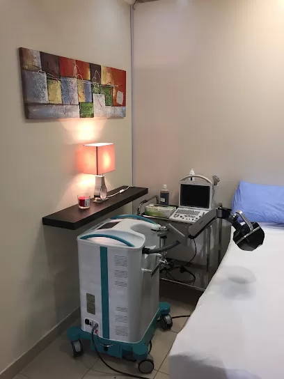 الدكتور توفيق البوسطة اخصائي جراحة الكلى والمسالك البولية وعلاج العقم