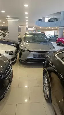 شكري حنانيا لتجارة السيارات