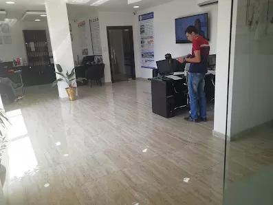 مركز المترجم العربي للترجمة والتعليم