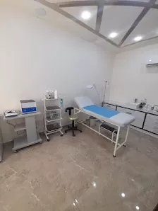 الدكتور خلدون محسن عبيدات إستشاري جراحة التجميل والترميم والحروق